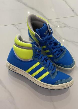 Кроссовки adidas оригинал  р. 37-38 (стелька 24 см).1 фото