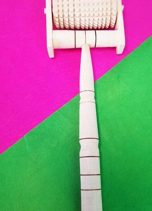 Ручной массажер деревянный, роликовый с ручкой