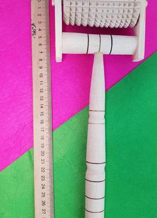 Ручной массажер деревянный, роликовый с ручкой