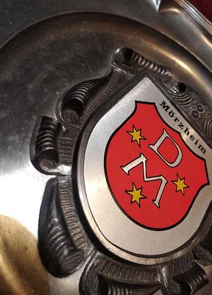 Тарелка декоративная сувенирная настенная. олово. германия.