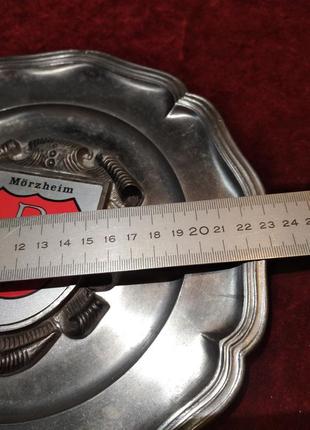 Тарелка декоративная сувенирная настенная. олово. германия.