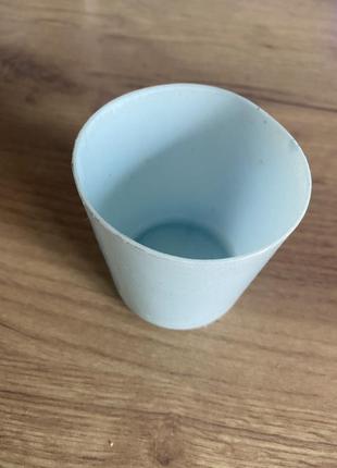Голубой стакан стаканчик пластиковый органайзер у ванную под зубные щётки