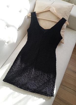 Маленьке чорне плаття
