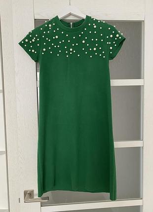 Сукня з коротким рукавом і намистинками