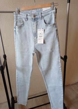 Джинсы bershka