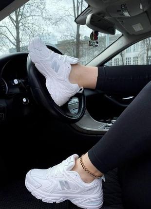 Стильні трендові кросівки new balance білі жіночі дитячі підліткові 36-41рр