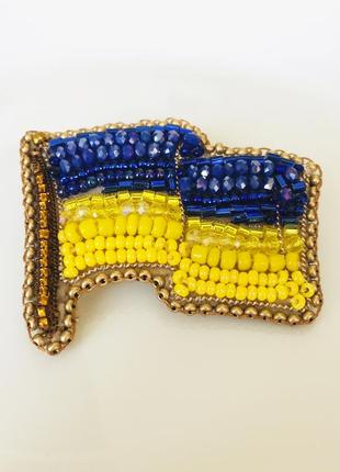Вышитая брошь из бисера флаг украины8 фото