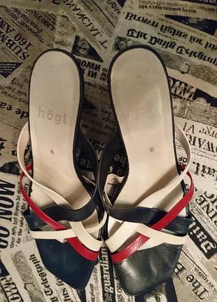 Шкіряні шльопанці