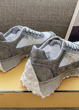 Жіночі кросівки на літо