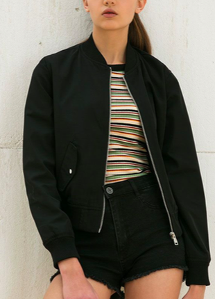 Бомбер bershka