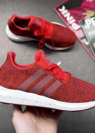 Жіночі кросівки adidas swift run