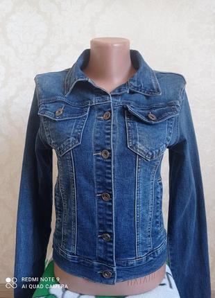 Джинсовая курточка женская