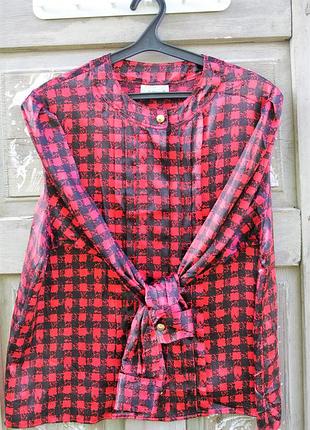 Французька блуза у діловому стилі