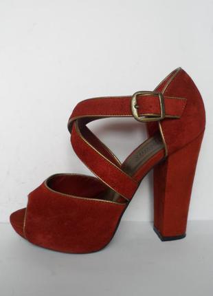 Замшеві босоніжки від new look. розмір 38