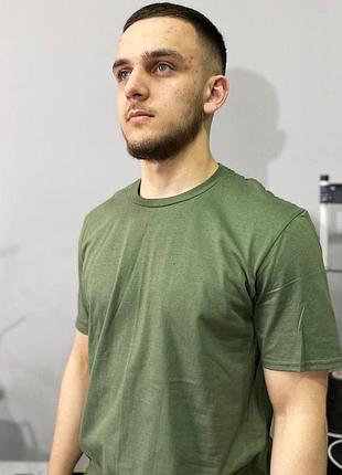 Футболка чоловіча хакі однотонна приталена, чоловіча футболка зелена без принту
