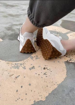 Стильні трендові кросівки new balance білі жіночі підліткові дитячі 36-403 фото