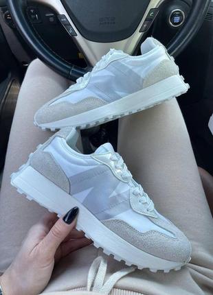 Стильні трендові кросівки new balance білі беж жіночі дитячі підліткові 36-40