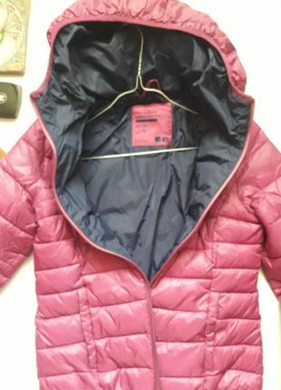 Рожева красива куртка з капішоном від pull&bear4 фото