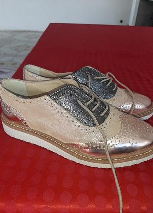 Жіночі броги