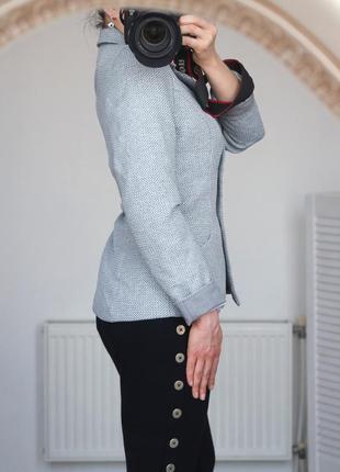 Стильный красивый пиджак с манжетами4 фото