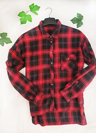 Червона сорочка в клітинку