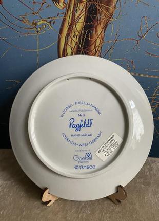 Набор винтажных коллекционный тарелок от goebel. фарфор бисквит. германия. клейма....