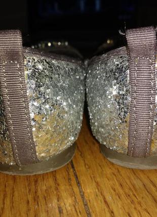 Нарядные блестящие серебряные туфельки next 18,3см по стельке в отличном состоянии.4 фото