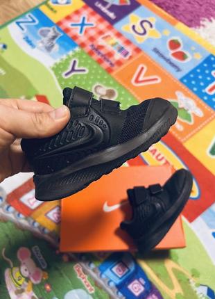 Nike star runner легкі кросівки 12-13 см