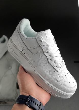 Nike air force 1 низькі білі з тисненням