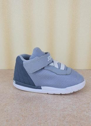 Nike jordan academy 23,5  р. кроссовки 14.0 см. кросівки