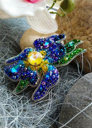Брошь ирис ручной работы