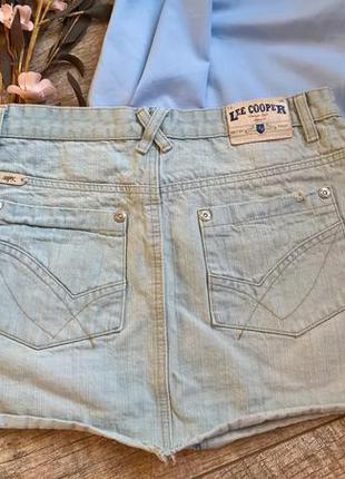 Стильная мини джинсовая юбка от leecooper/голубая с необраб. низом4 фото