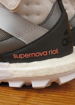 Бігові жіночі кросівки adidas supernova riot w5 фото