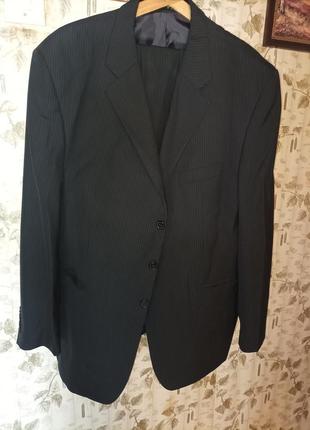 Класичний костюм