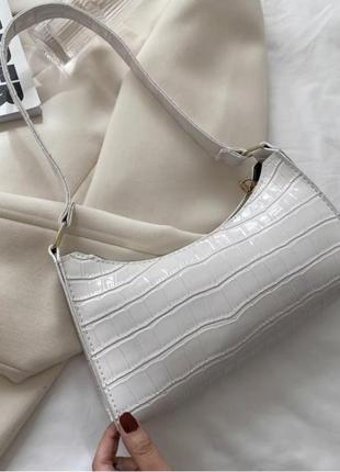 Новая сумка женская эко кожа лаковая с тиснением под рептилию белая1 фото