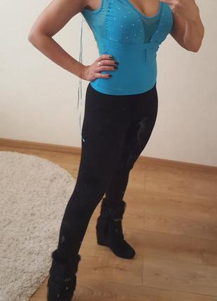 Брэндовая кофточка необыкновенного фасона и цвета. размер s