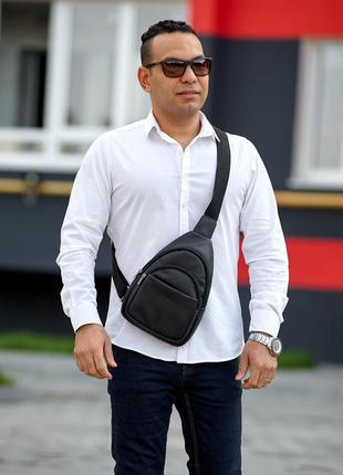 Сумка бананка слінг шкіряна чоловіча через груди чорна