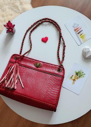 Сумочка с тиснением