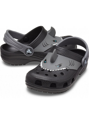 Сабо crocs classic i am shark kids clog детские кроксы черные с акулой 207072-001 black