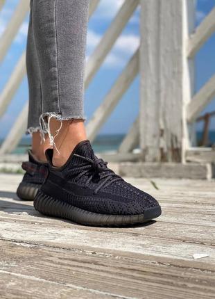 Женские кроссовки adidas yeezy 350 v2 black (шнурки рефлектив) #адидас2 фото