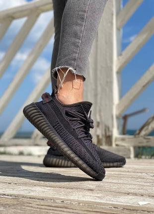 Женские кроссовки adidas yeezy 350 v2 black (шнурки рефлектив) #адидас6 фото