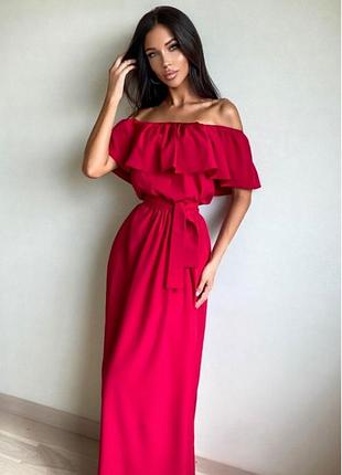 Червоне плаття довге з воланом , відкриті плечі
