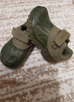 Кросівки-клоги crocs c6/7