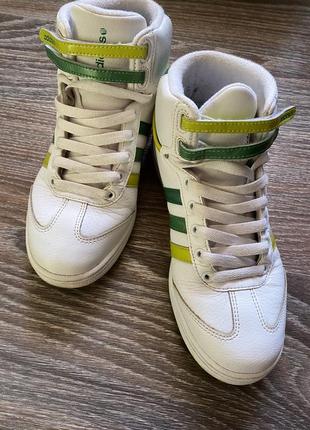 Кроссовки b42767 adidas