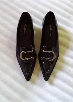 Кожа!очень крутые туфли на узкую ножку с длиными носиками/как новые от брэнда