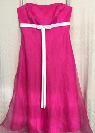 Яскраво-рожеве міді сукню з корсетною верхом