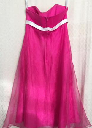 Ярко-розовое миди платье с корсетным верхом2 фото
