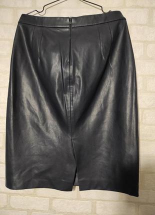 Стильная, брендовая юбка из экокожи. цена снижена, нюансы4 фото
