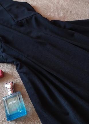 Качественное фактурное платье с защипами на талии сзади на молнии6 фото