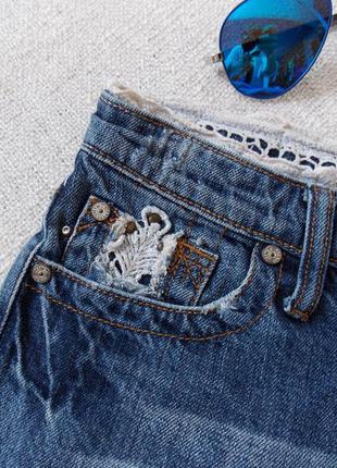 Короткие джинсовые шорты ажурные вставки от hint3 фото